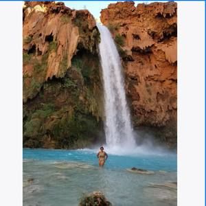 Meet your Posher, Claudia